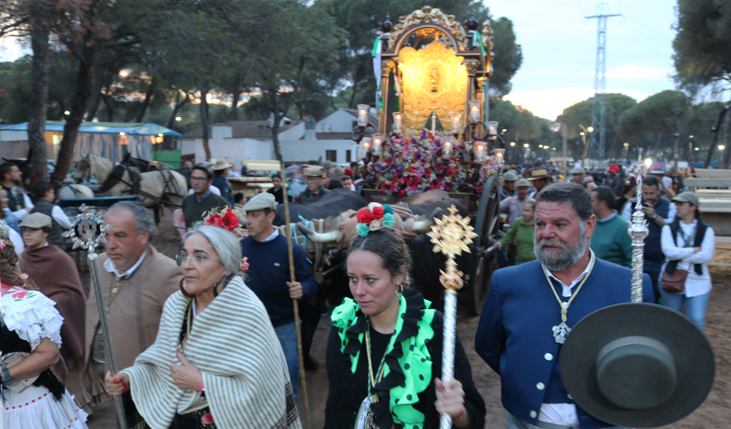 The moreno revuelta family took over the san isidro rod in the act that kicks off the carteira pilgrimage, which registers a high turnout and passes without incident