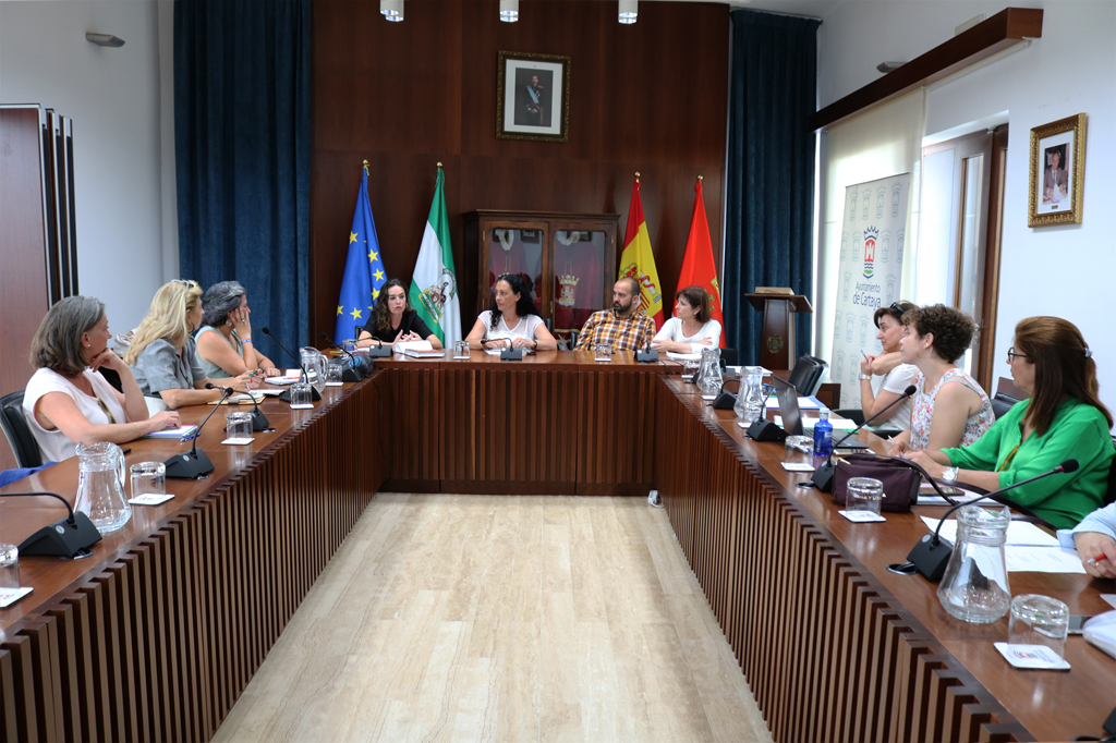 Reunión de la Comisión de Absentismo, en el Salón de Plenos del Ayuntamiento de Cartaya.