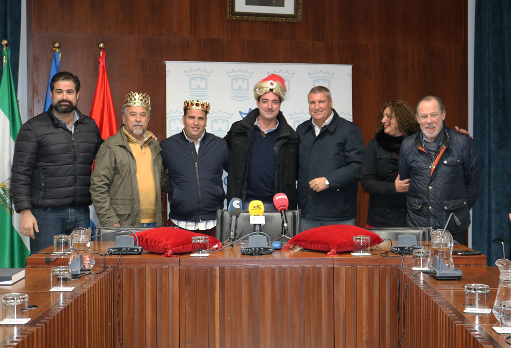 El Ayuntamiento de Cartaya corona a los Reyes Magos de la Cabalgata de 2019