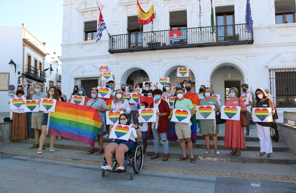 Cartaya se concentra contra los delitos de odio y la LGTBIfobia