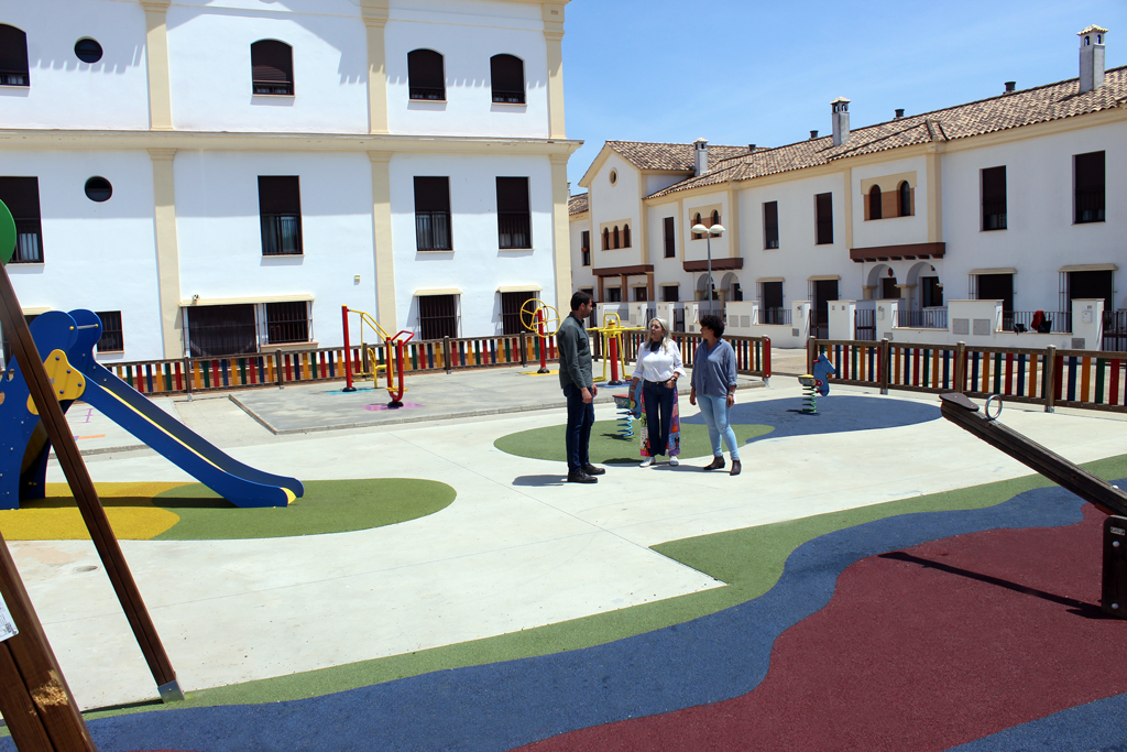 El Ayuntamiento arregla el parque del antiguo ‘Móvare’ y lo dota de juegos para niños y zona biosaludable 
