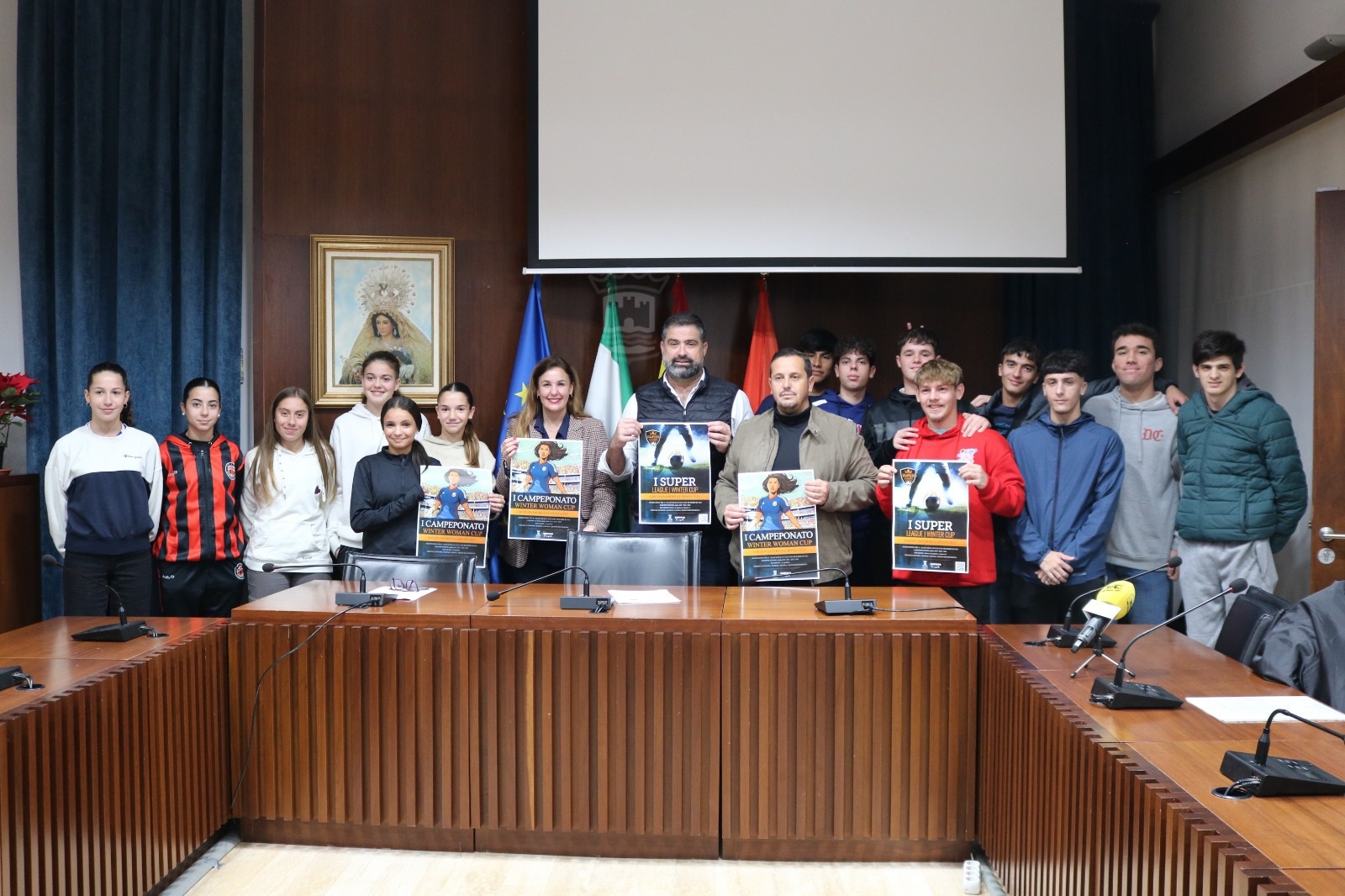 El Ayuntamiento pone en marcha las ligas Winter Cup de fútbol masculina y femenina para los jóvenes de la localidad